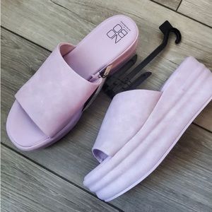 NO Boundaries Purple Platforms